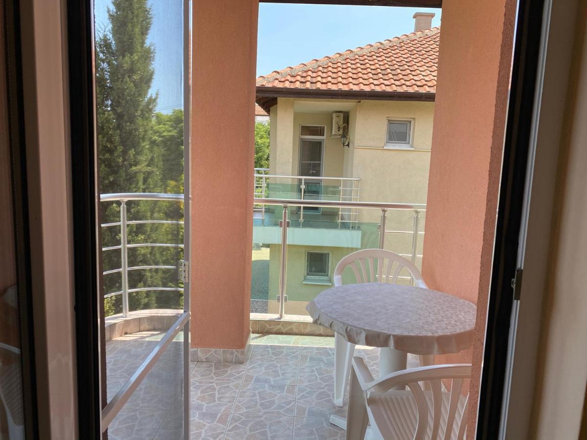 Sunny Guest House Ravda Exterior foto